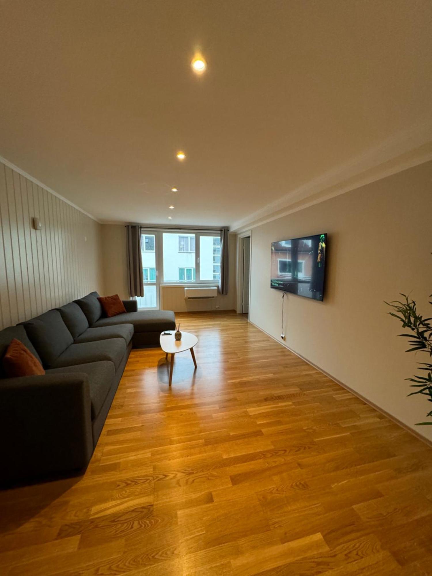 Charming 3-Bedroom Apartment In The Heart Of Kristiansund Bagian luar foto