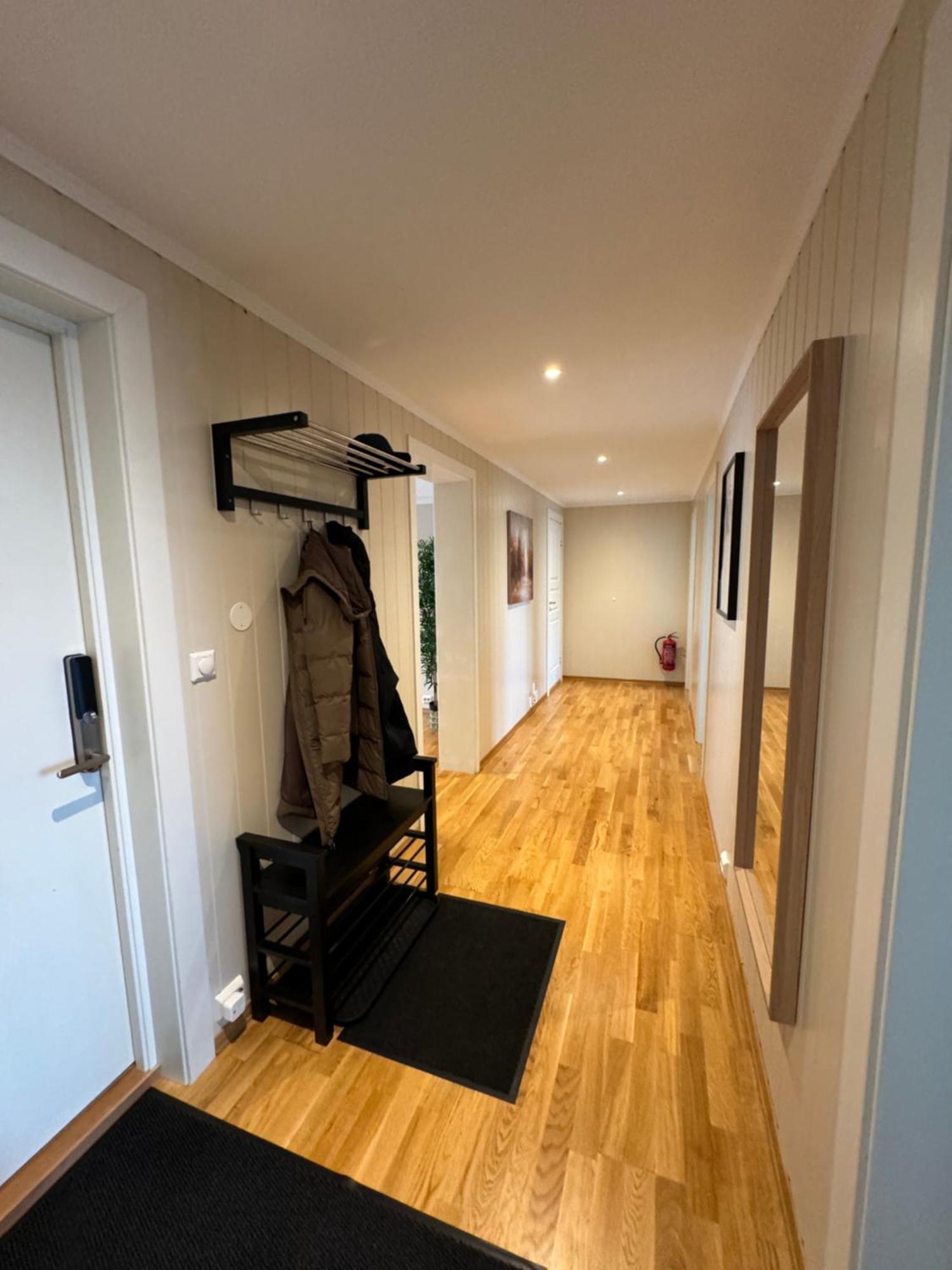 Charming 3-Bedroom Apartment In The Heart Of Kristiansund Bagian luar foto