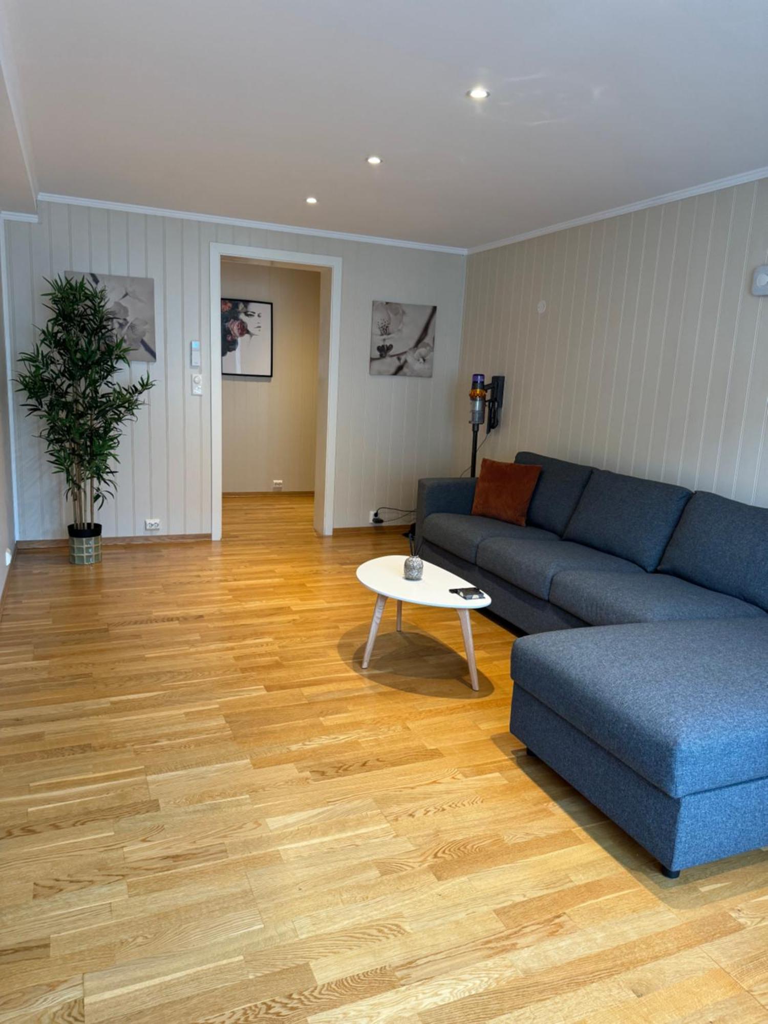 Charming 3-Bedroom Apartment In The Heart Of Kristiansund Bagian luar foto