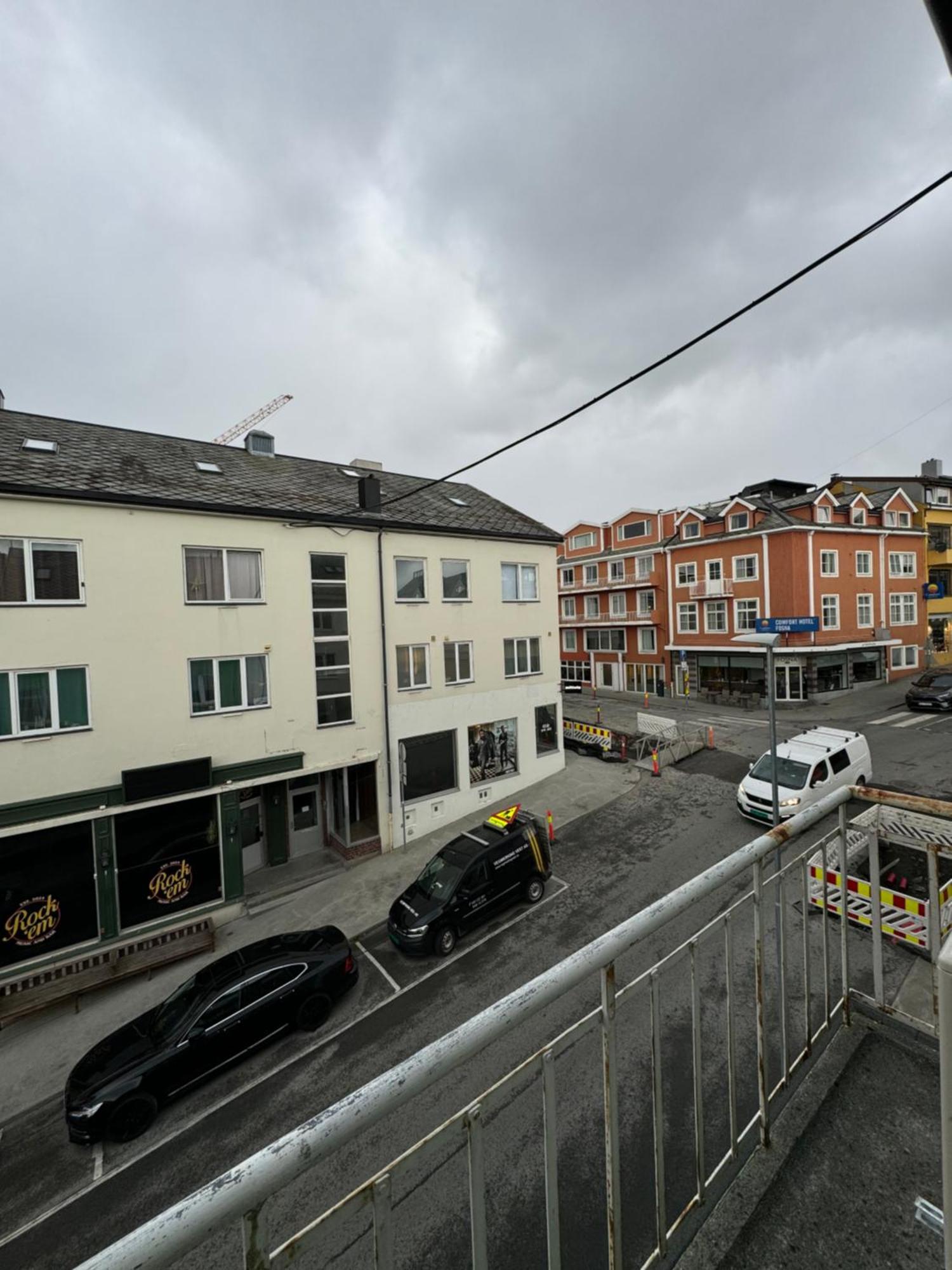 Charming 3-Bedroom Apartment In The Heart Of Kristiansund Bagian luar foto