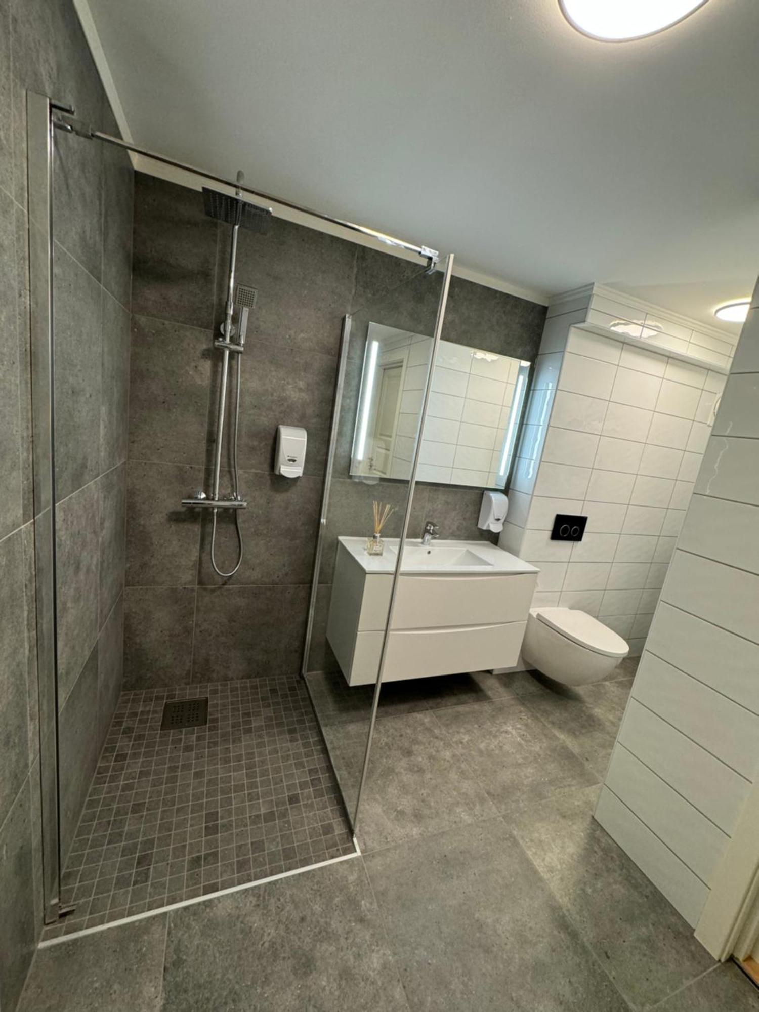 Charming 3-Bedroom Apartment In The Heart Of Kristiansund Bagian luar foto