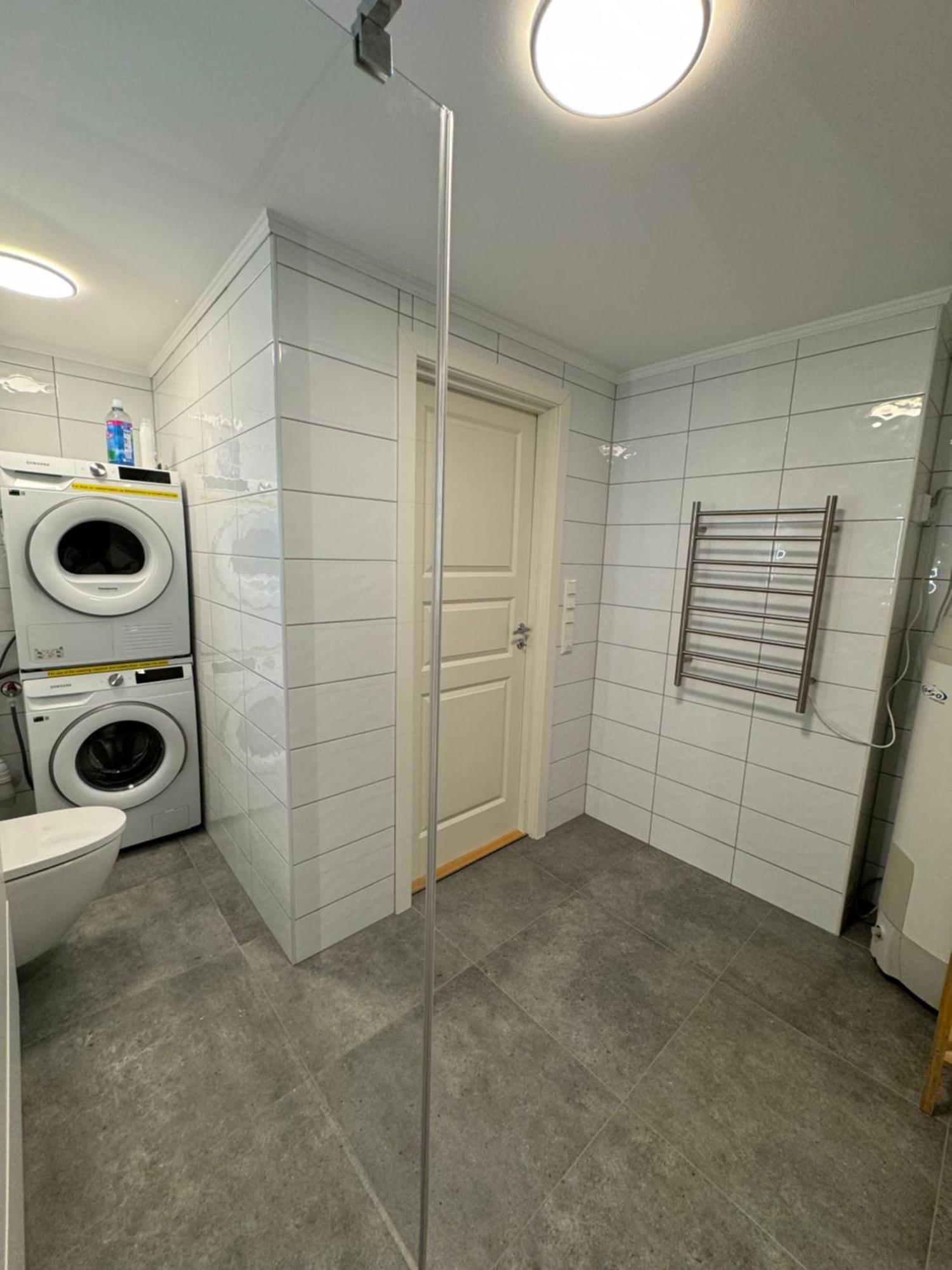 Charming 3-Bedroom Apartment In The Heart Of Kristiansund Bagian luar foto