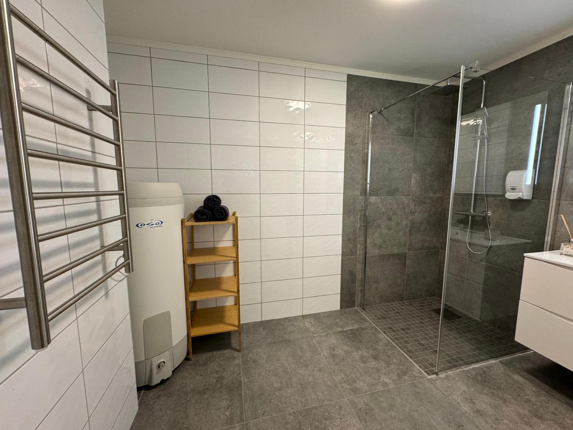 Charming 3-Bedroom Apartment In The Heart Of Kristiansund Bagian luar foto